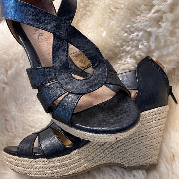 Euro soft wedge sandals - Picture 4 of 6